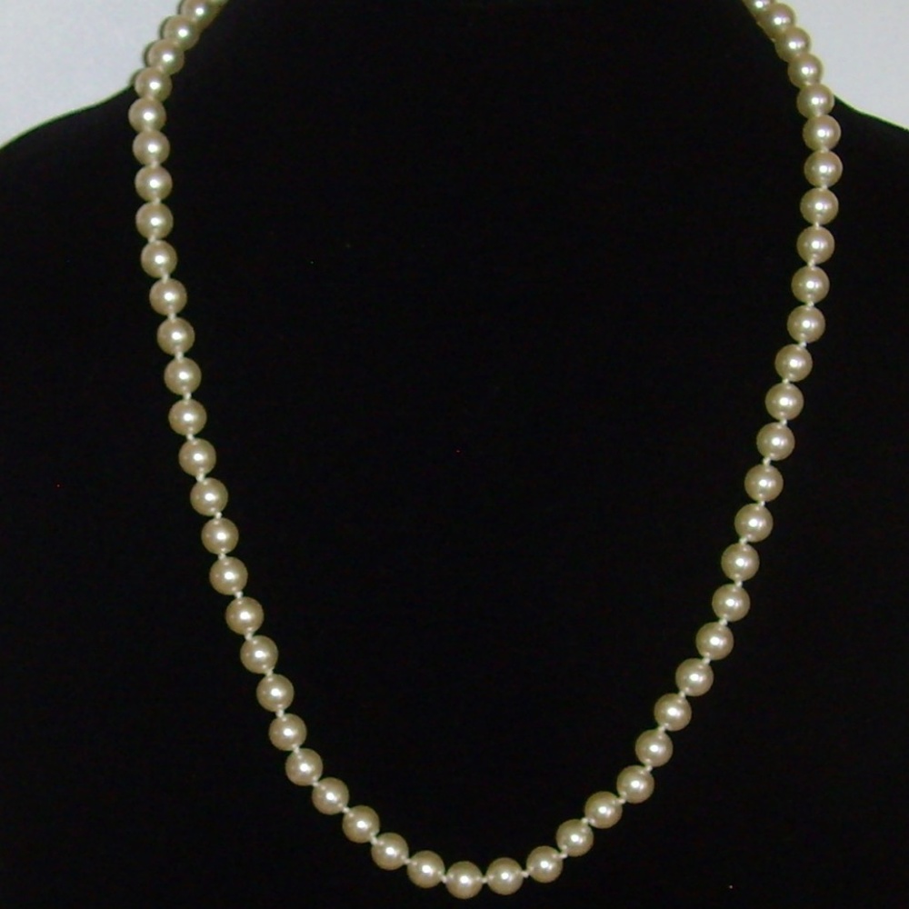 Simulated Single Strand Pearls - Picture 7 of 10